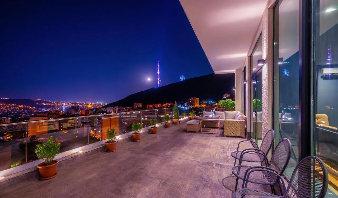 Entire House - Cityscape Retreat: The View Tbilisi