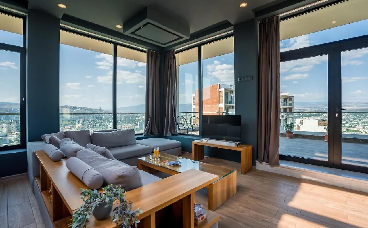 Entire House - Cityscape Retreat: The View Tbilisi Georgien