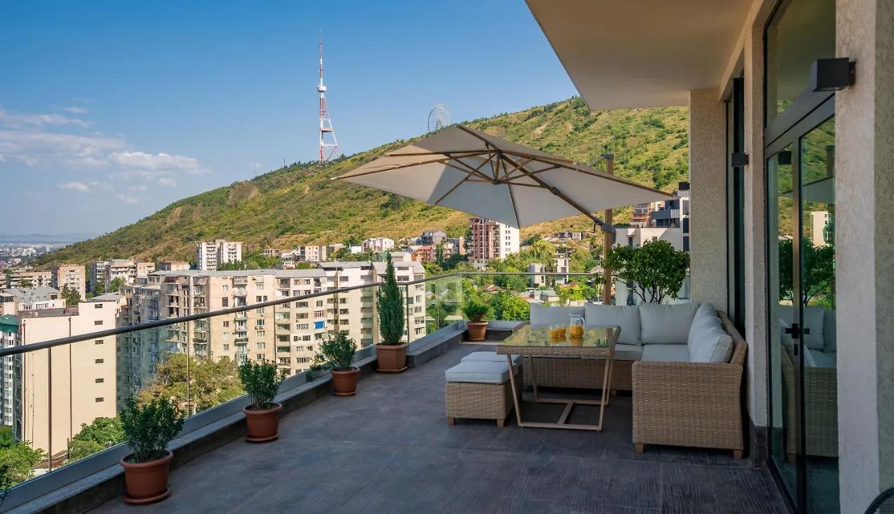 Villa Entire House - Cityscape Retreat: The View Tbilisi Georgien